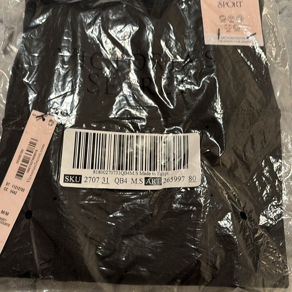 NWT VICTORIA'S SECRET VS Essential High-Rise Pocket Leggings. - Picture 3 of 5